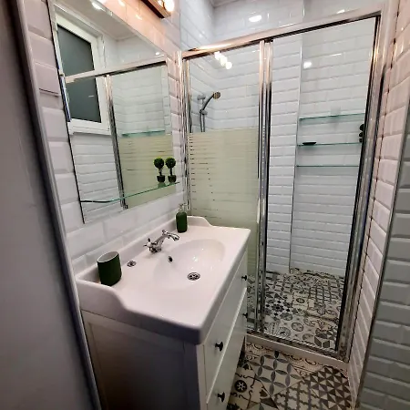 Apartment Cozy & Stylish In The Heart Of Sofia