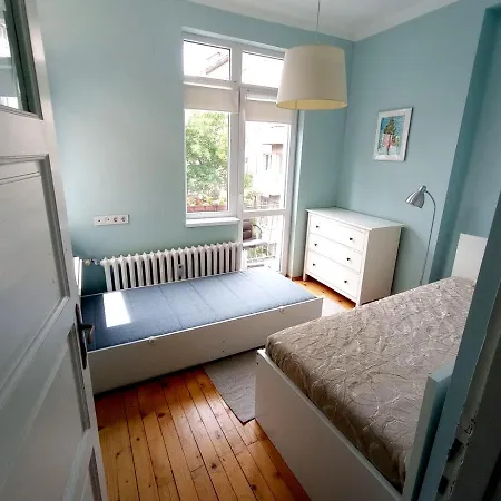Cozy & Stylish In The Heart Of Apartment